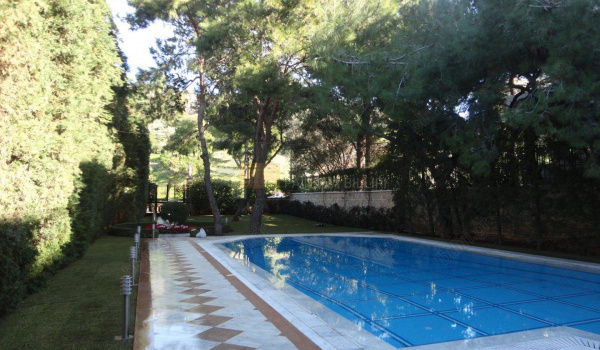 Πισίνα - Swimming pool